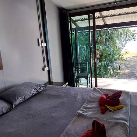 Monkey Island Resort Koh Mak Esterno foto